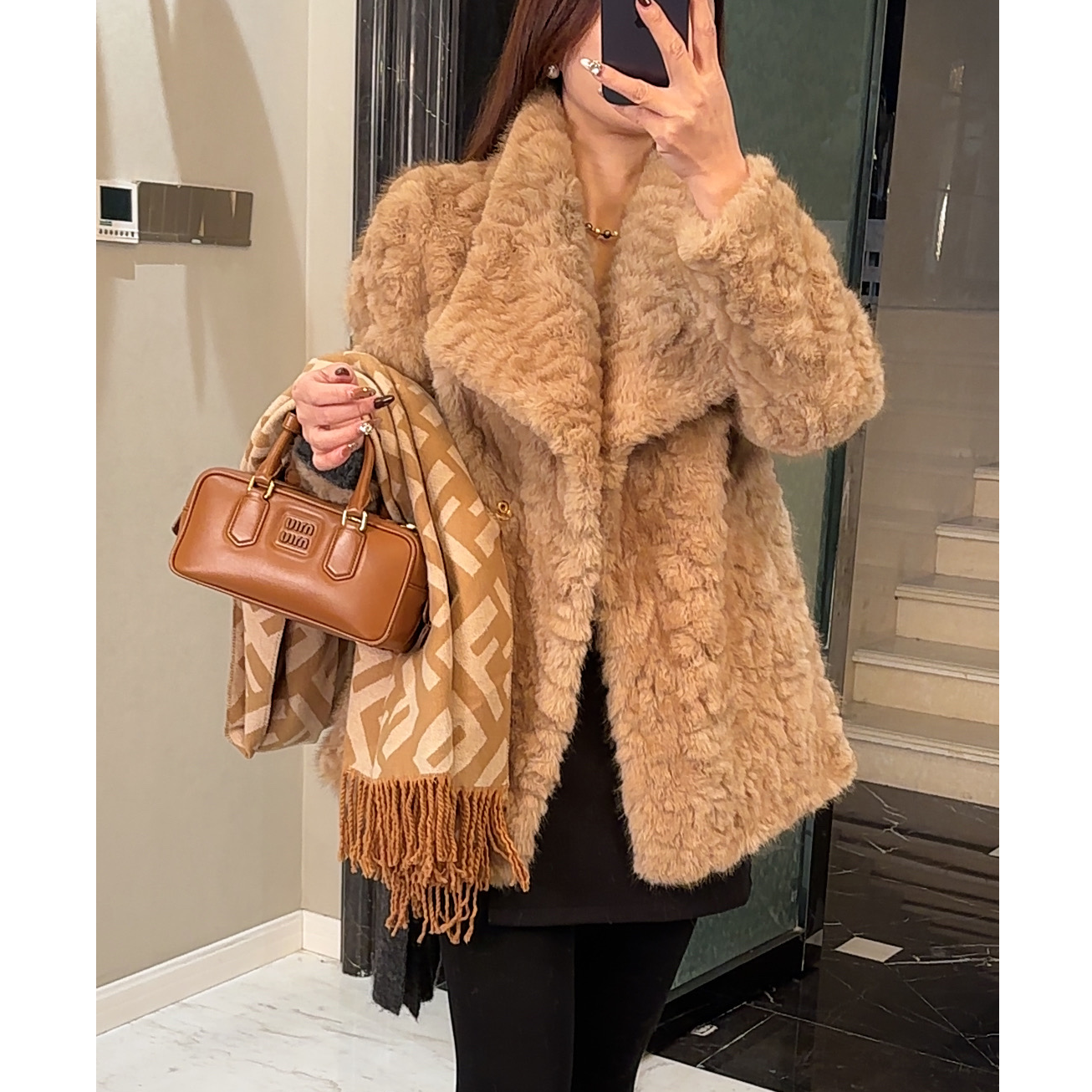 【大翻领花狐原版】2025年新款时尚气质压花工艺麂皮外套