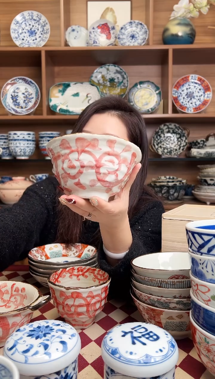 【闪购商品】瓷片章鱼唐草 反口饭碗（赤）