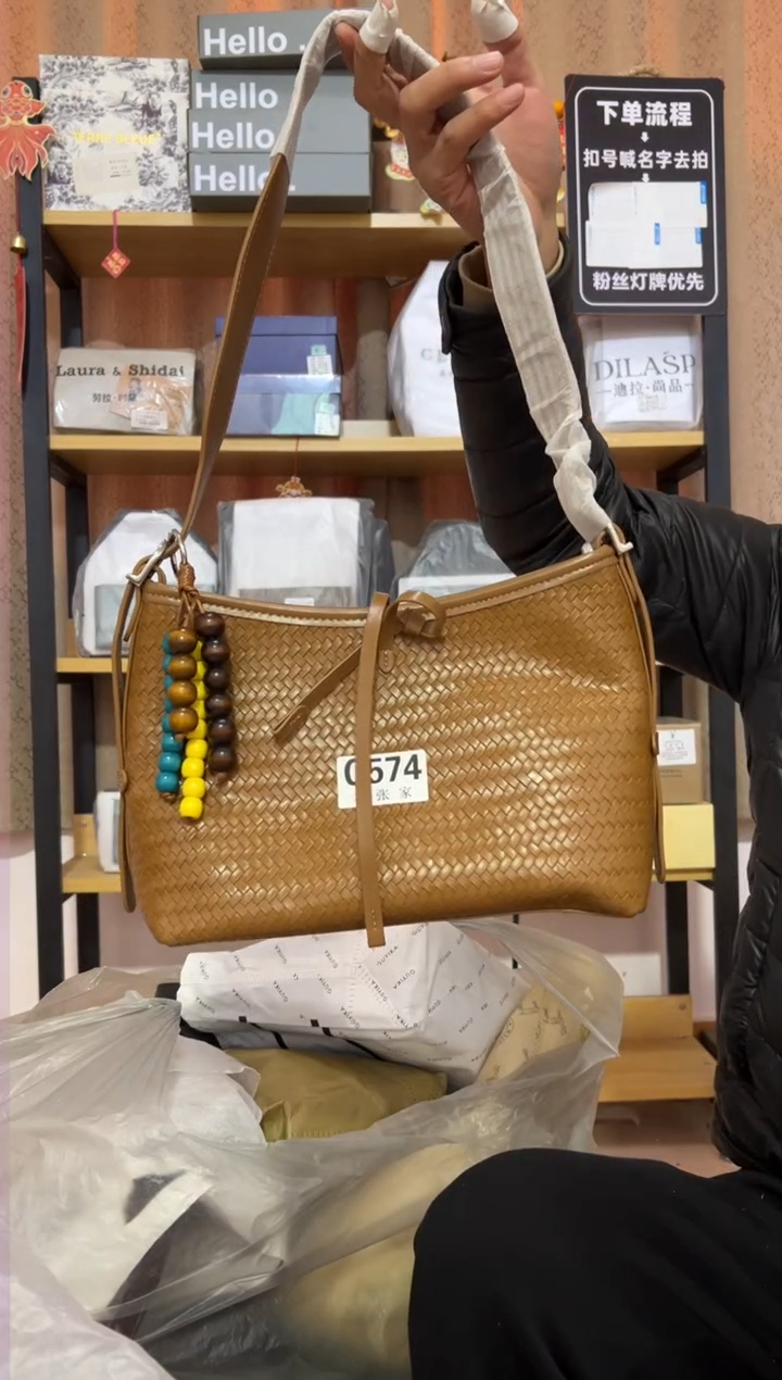 小牛剖层皮革老张家女包574
