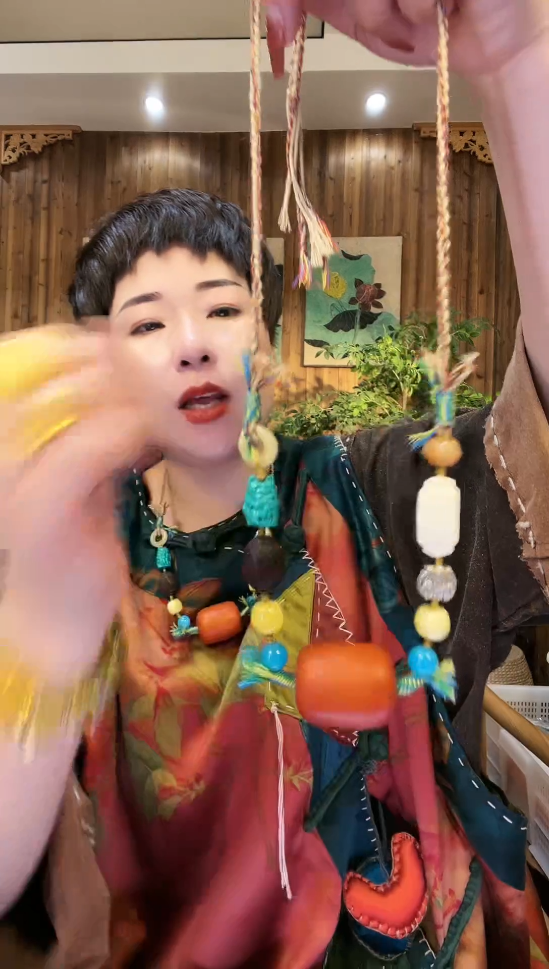 未镶嵌颈饰琥珀00000000397