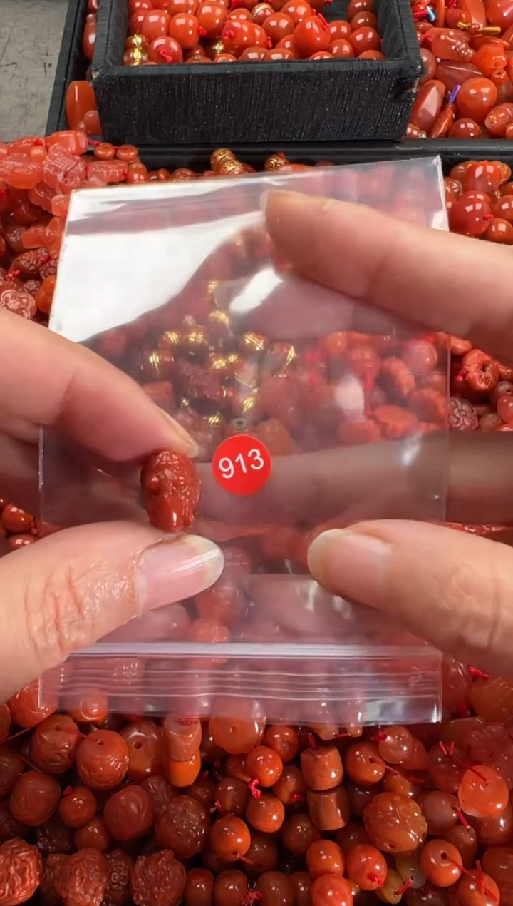 【闪购商品】南红玛瑙颈饰未镶嵌1