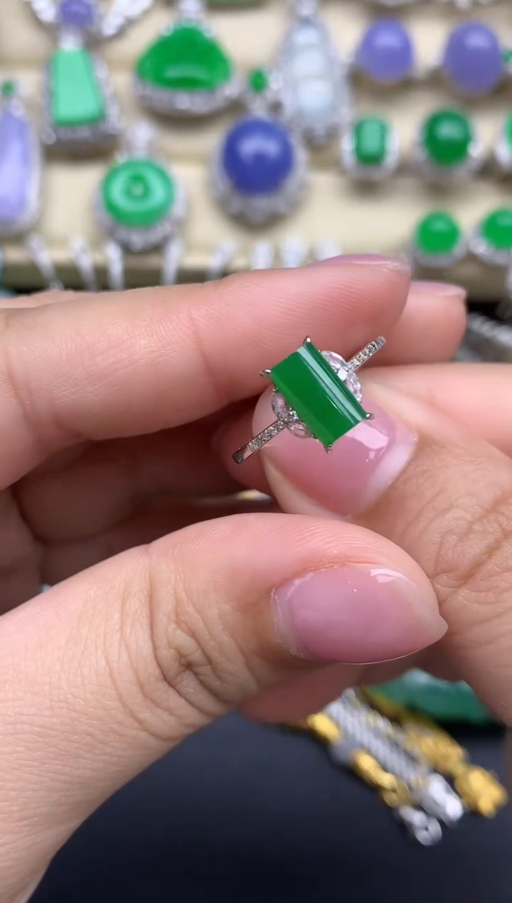 【闪购商品】翡翠戒指18K金镶嵌655-中国好珍宝