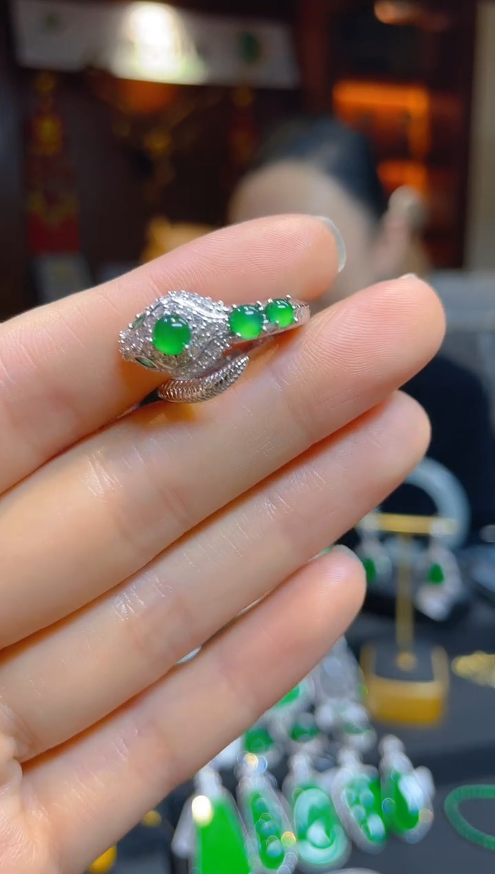 【闪购商品】翡翠戒指银S925镶嵌119639天然A货翡翠蛇戒