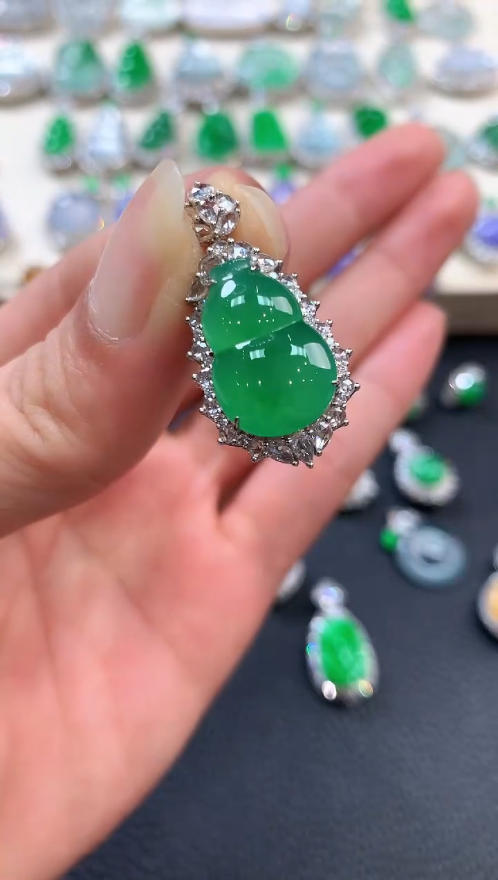 【闪购商品】翡翠吊坠(不含链)18K金镶嵌n42