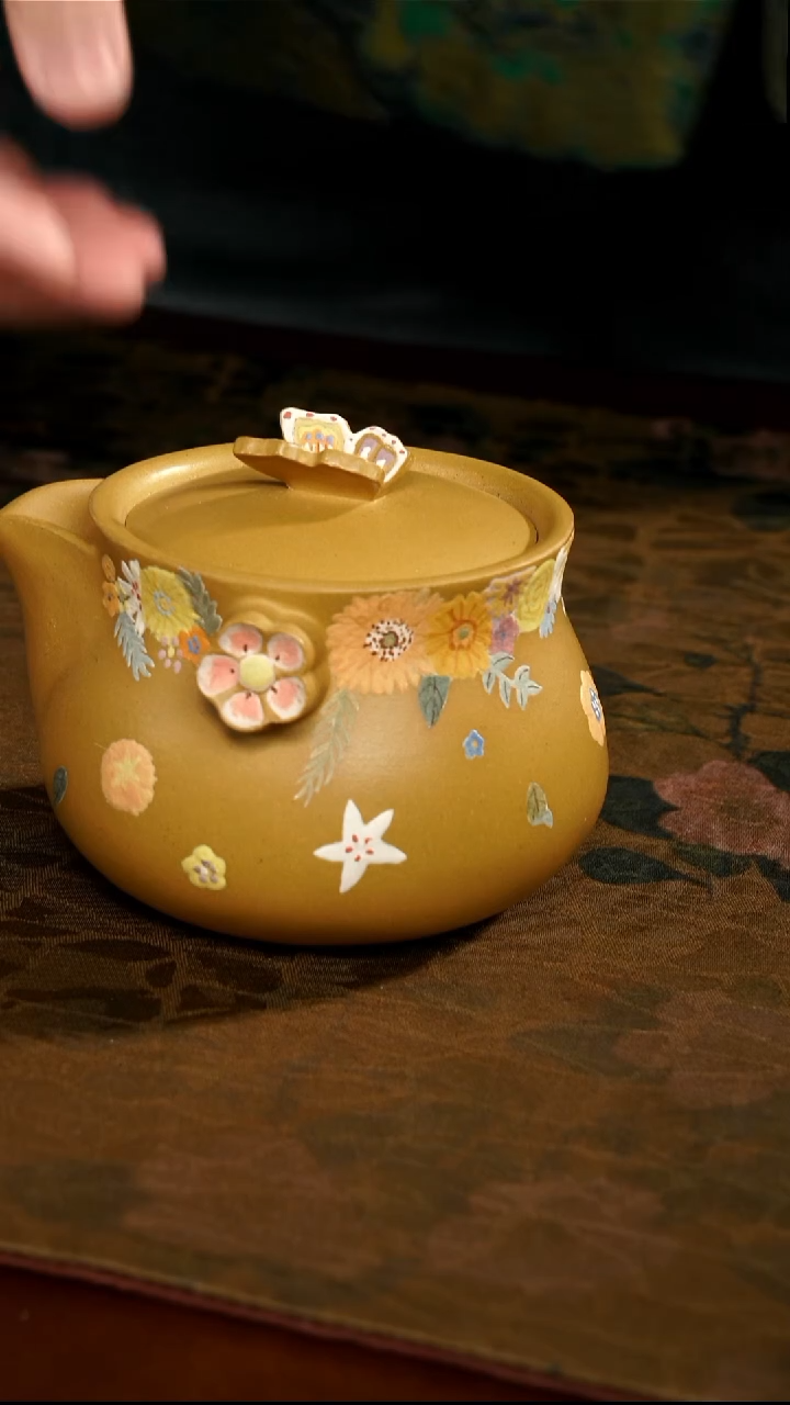 茶壶紫砂黄金段花花手抓壶