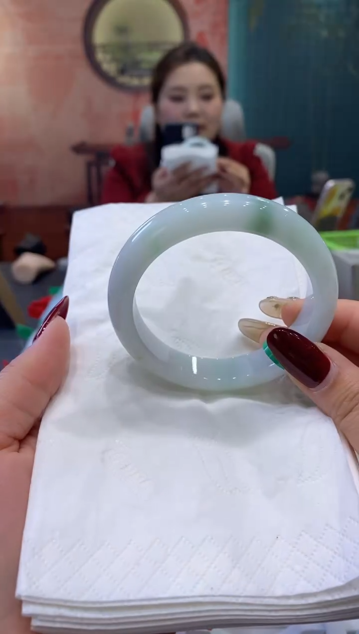 【闪购商品】翡翠手镯未镶嵌多人0019031