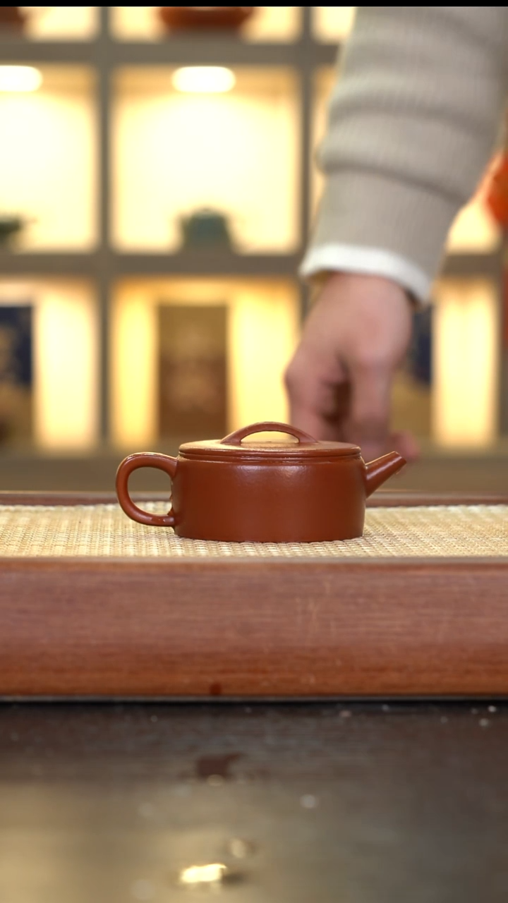 茶壶紫砂   汉瓦    大红袍    1500cc   
