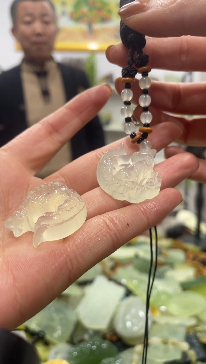 【闪购商品】岫玉吊坠未镶嵌多样性发货其中发一件