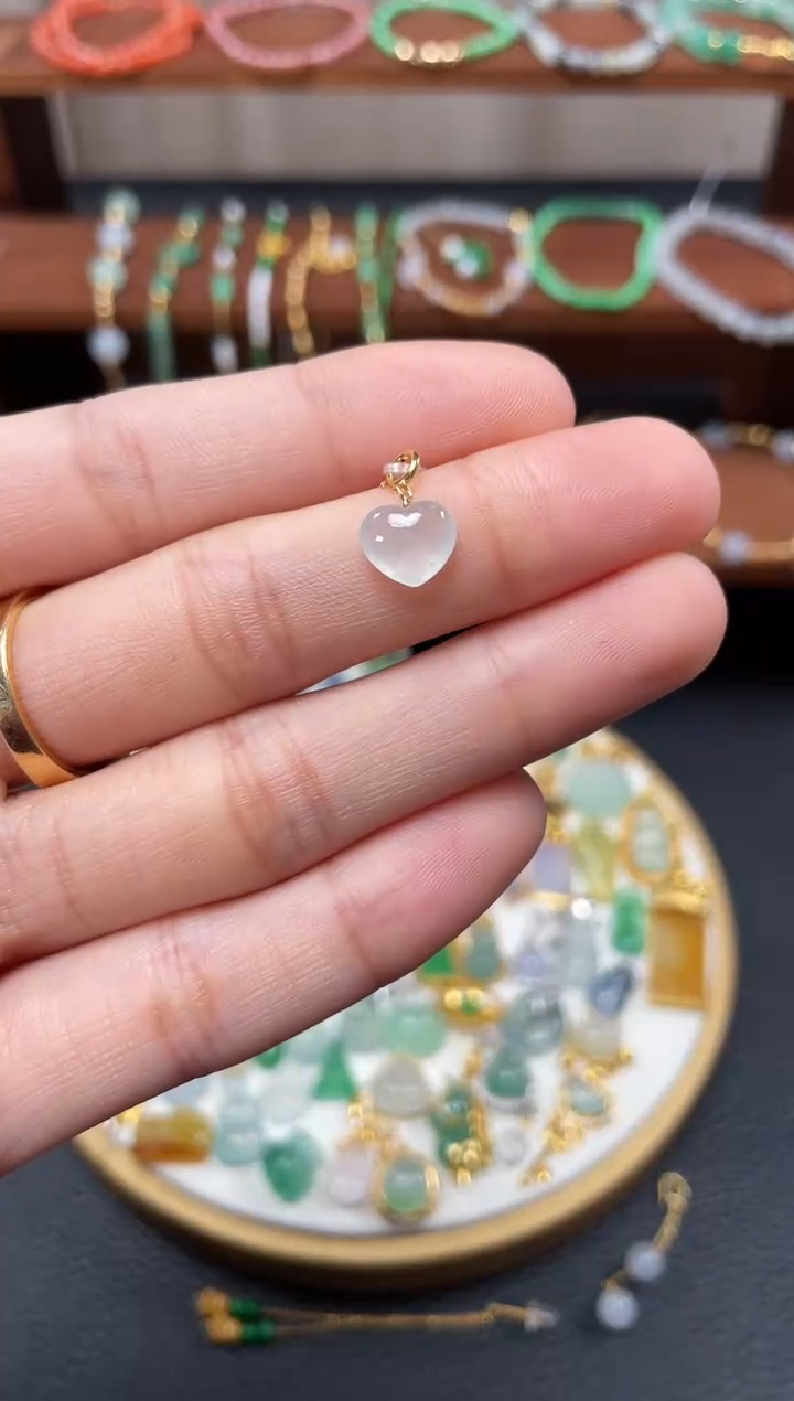 【闪购商品】翡翠吊坠(不含链)18K金镶嵌一个   JK456