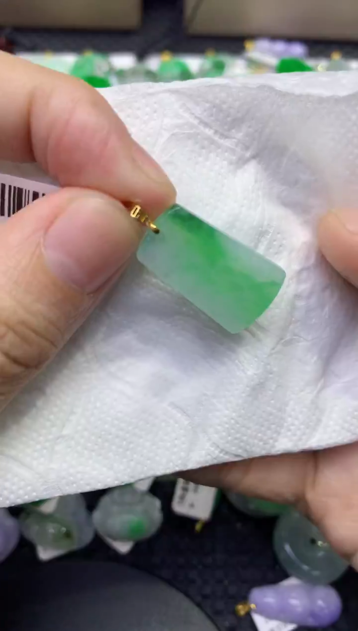 颈饰18K金镶嵌翡翠天然缅甸A货翡翠