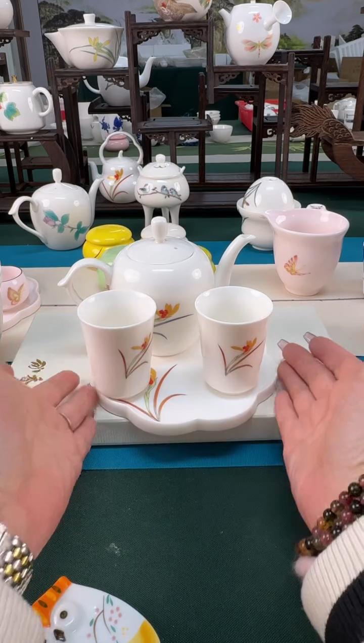【闪购商品】瓷器 ······.......