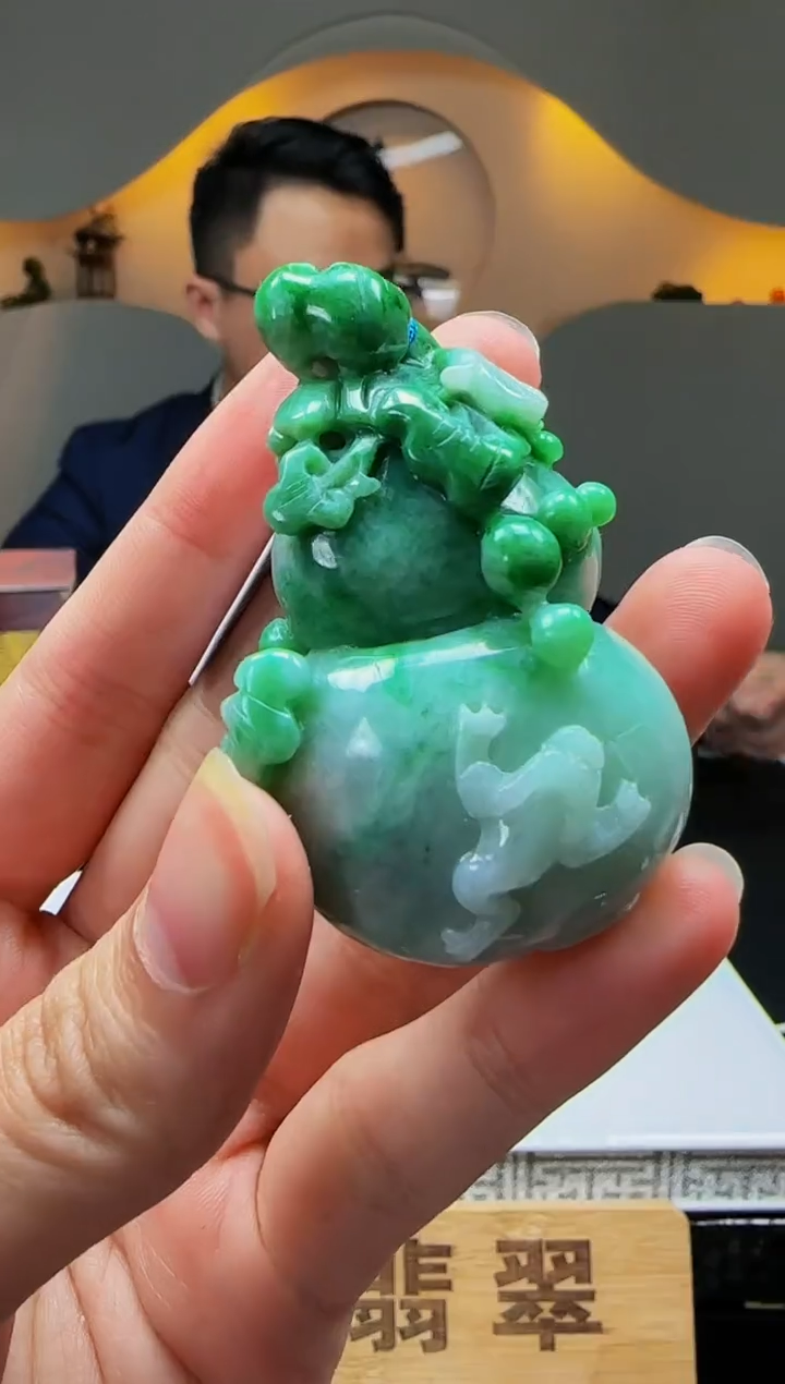 【闪购商品】定制翡翠未镶嵌Q03856翡翠毛货