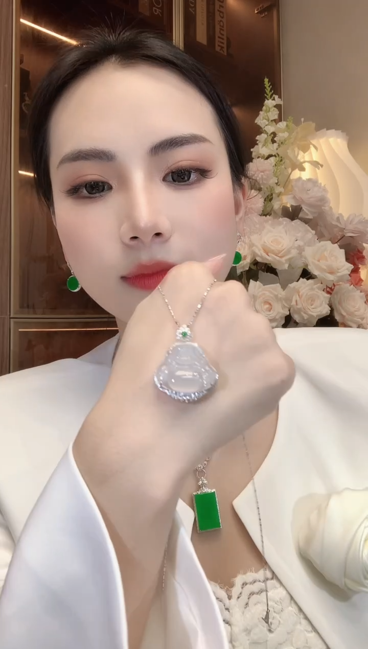 【闪购商品】翡翠吊坠(不含链)18K金镶嵌A37