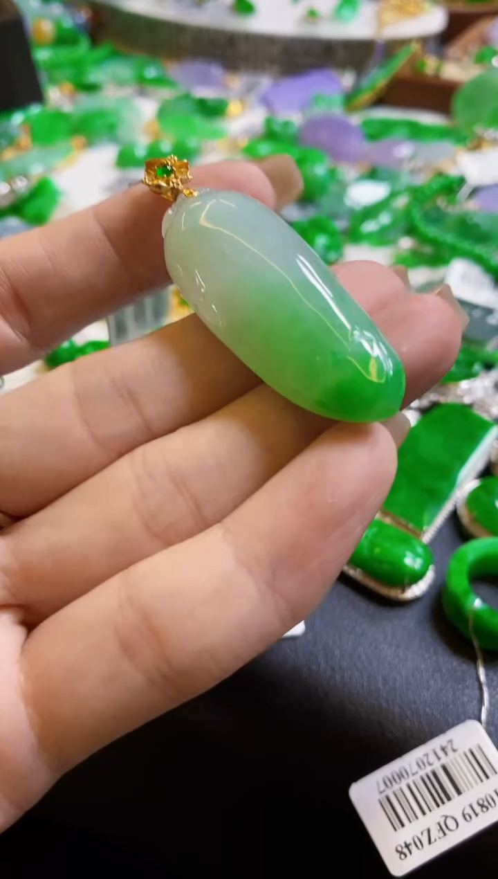 【闪购商品】定制翡翠18K金镶嵌瓜