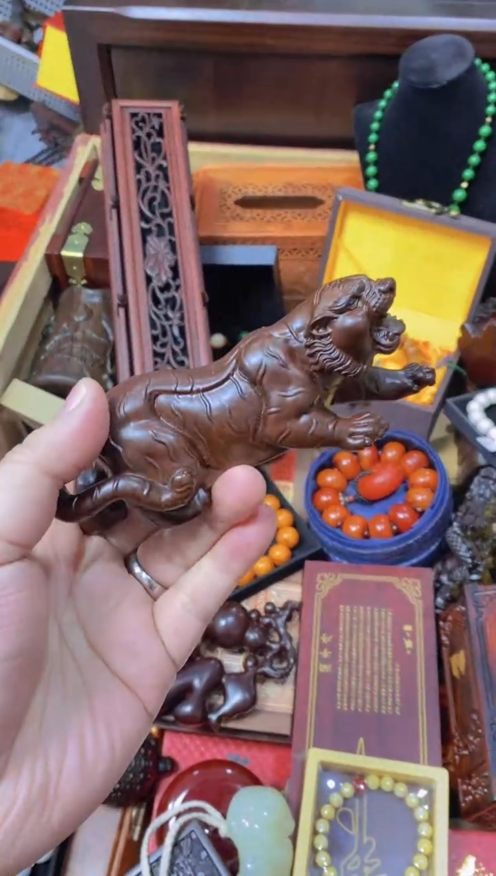 【闪购商品】香榧木虎------------00