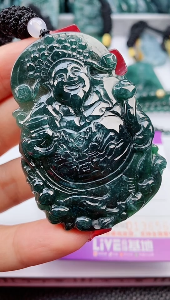 【闪购商品】翡翠颈饰未镶嵌         