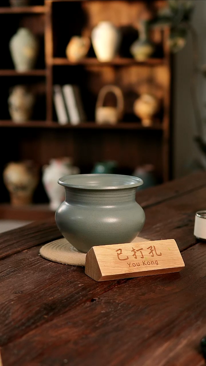 摆件28-227高14口14误差2已打孔