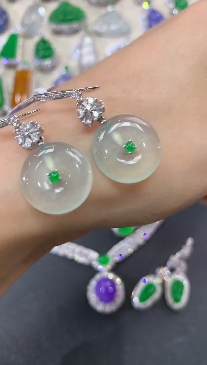 【闪购商品】翡翠耳饰18K金镶嵌 w64         