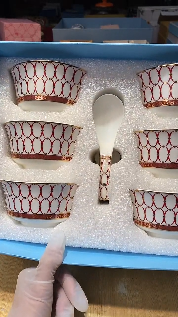 瓷片生活的本意是啊开心啊@@1