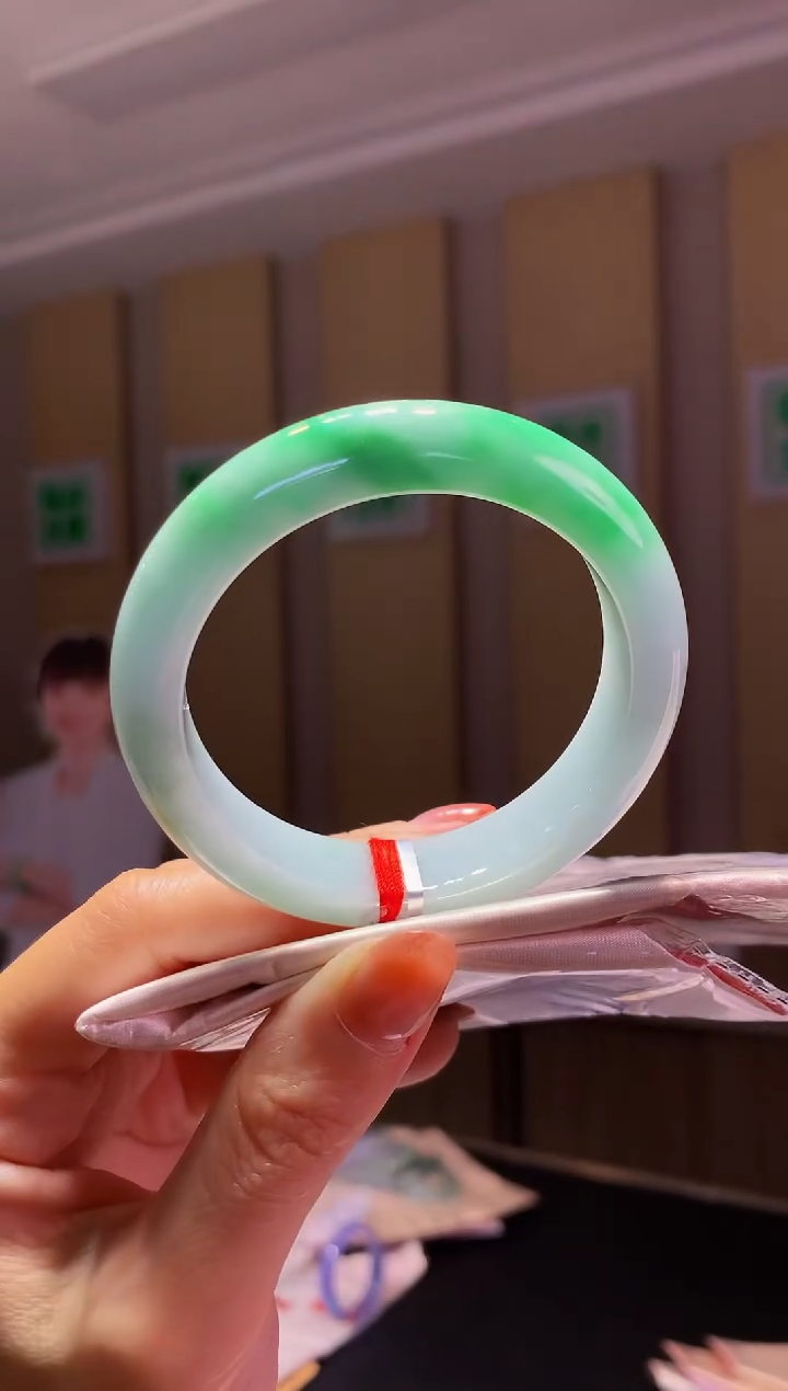 未镶嵌手镯翡翠-F32 圈口52.9 