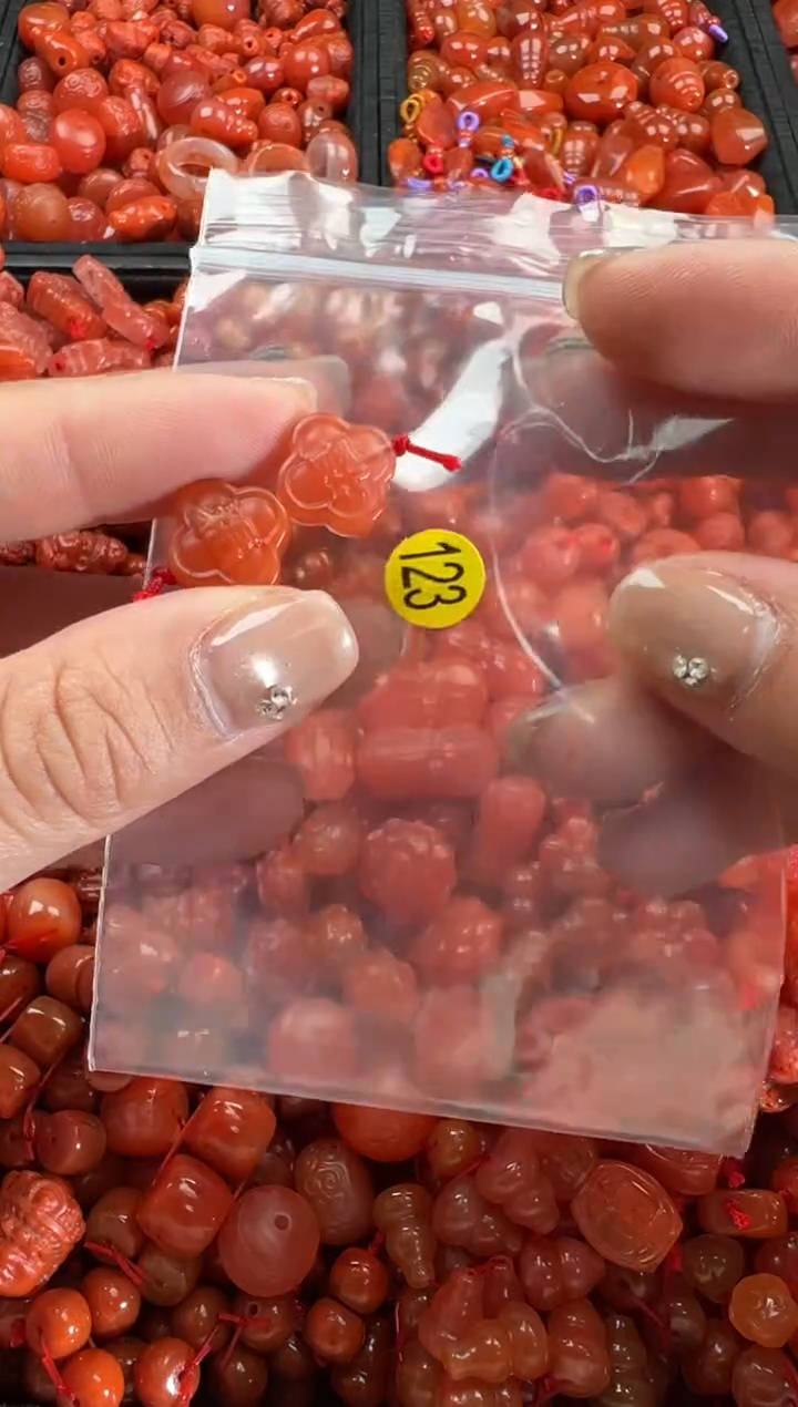 【闪购商品】南红玛瑙颈饰未镶嵌1