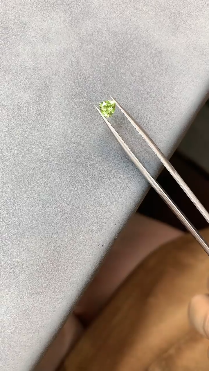 未镶嵌橄榄石笔搁3裸石多样性发一颗
