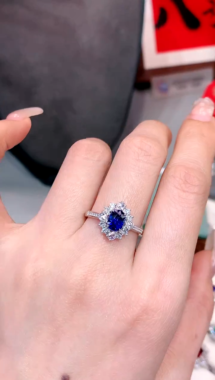 【闪购商品】蓝宝石戒指18K金镶嵌0.95ct/天然宝石/七天无理由