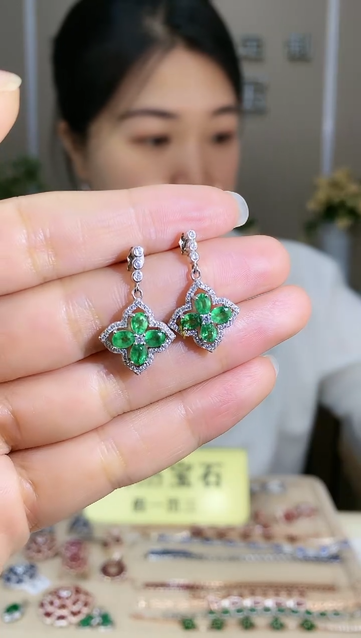 【闪购商品】祖母绿耳饰银S925镶嵌耳饰