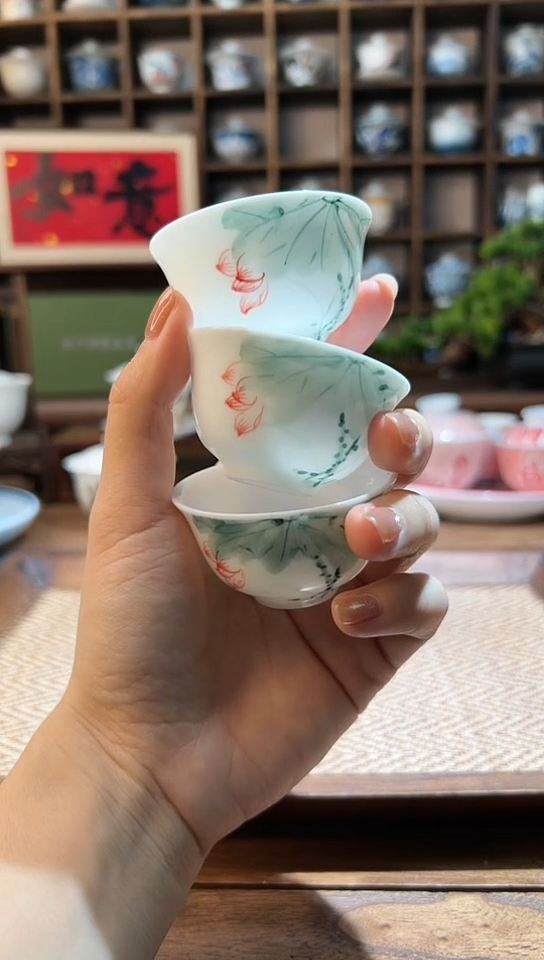 【闪购商品】3个五彩荷花杯子         