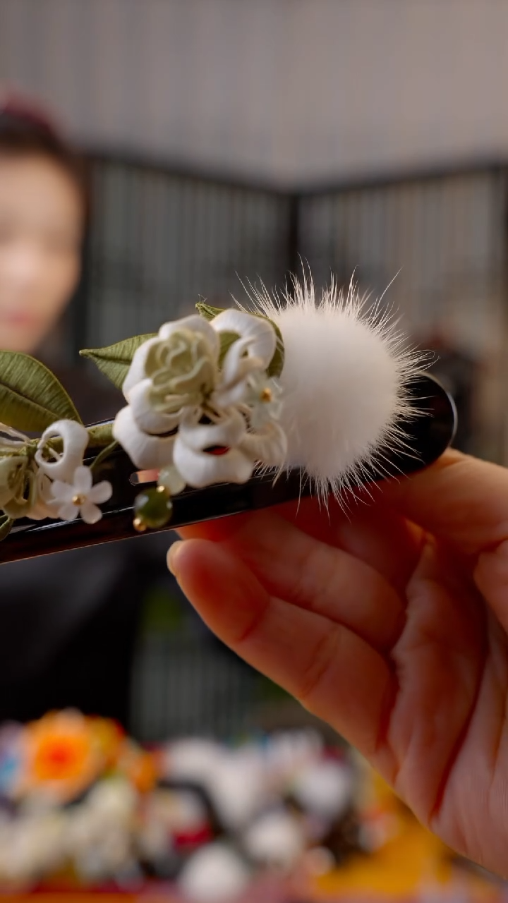 刺绣非遗绒花手工饰品