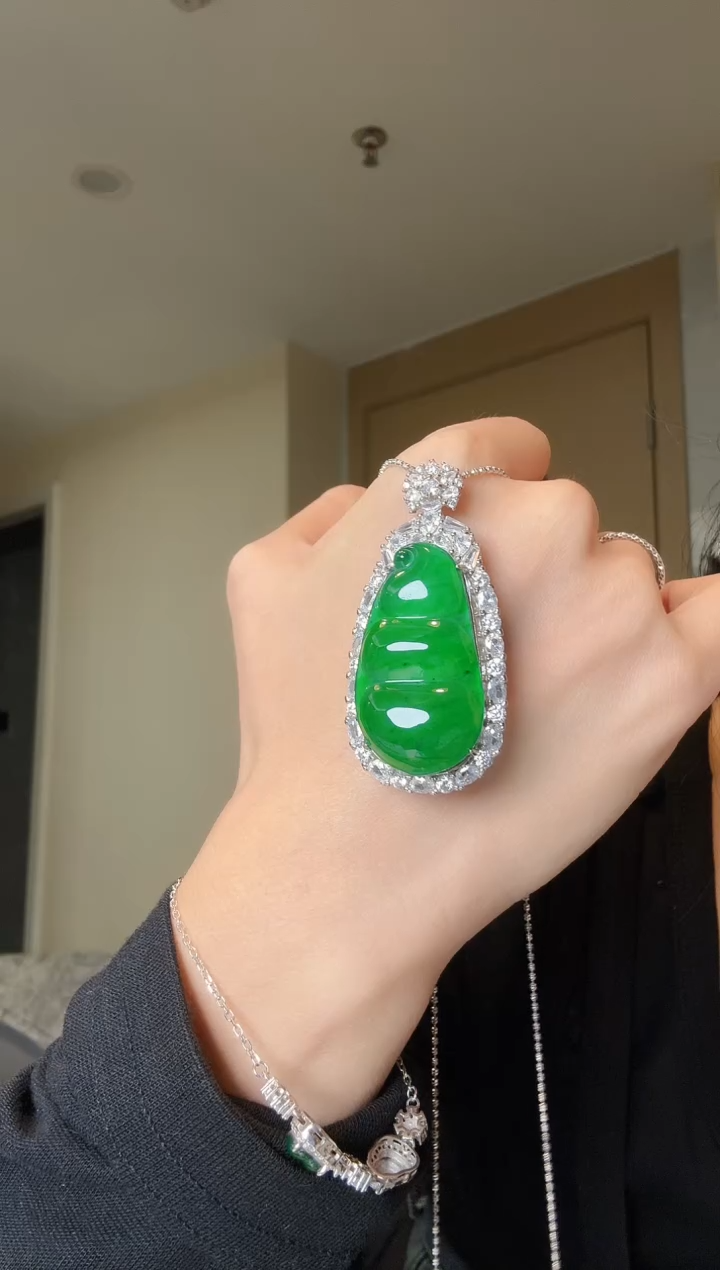 【闪购商品】翡翠吊坠(不含链)银S925镶嵌天然翡翠吊坠