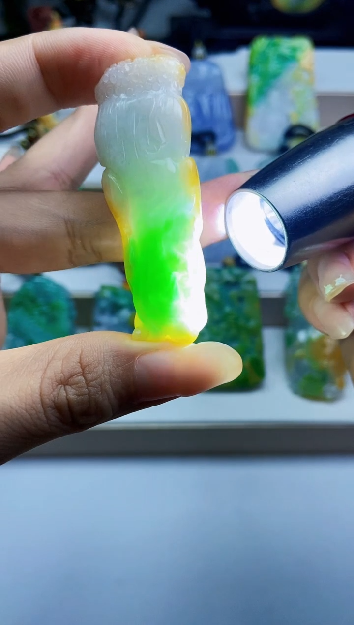 颈饰未镶嵌翡翠翡翠A货