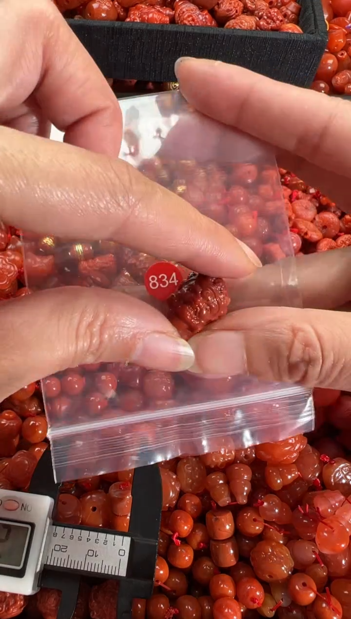 【闪购商品】南红玛瑙颈饰未镶嵌1