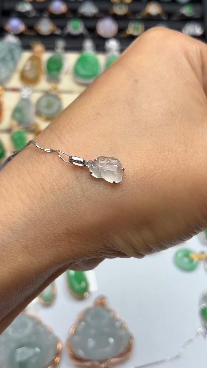 颈饰18K金镶嵌翡翠天然翡翠A货