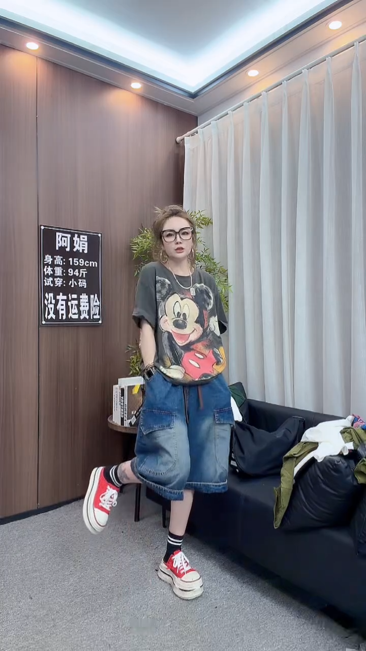 灰色大图米老鼠短袖