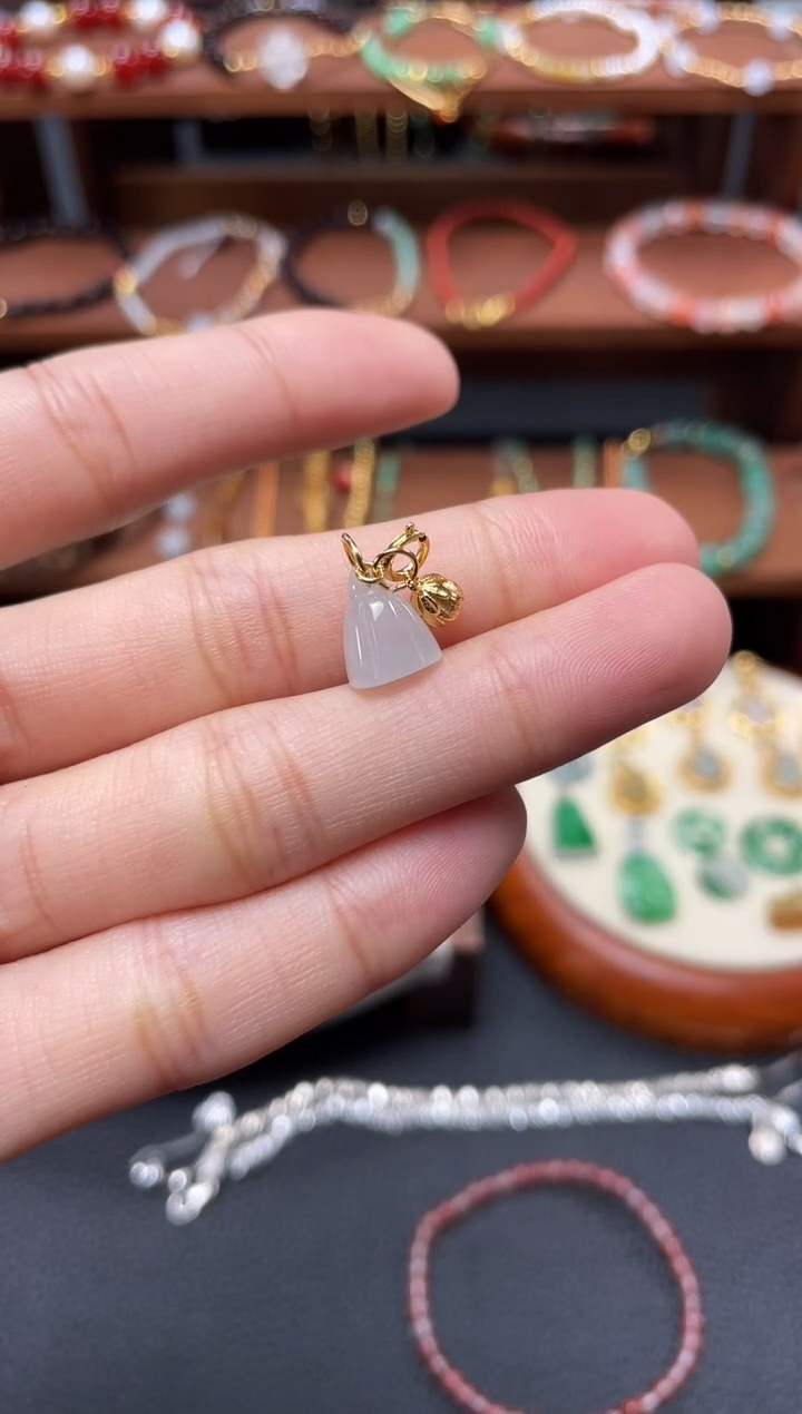 【闪购商品】翡翠吊坠(不含链)银S925镀金镶嵌一个  JK453