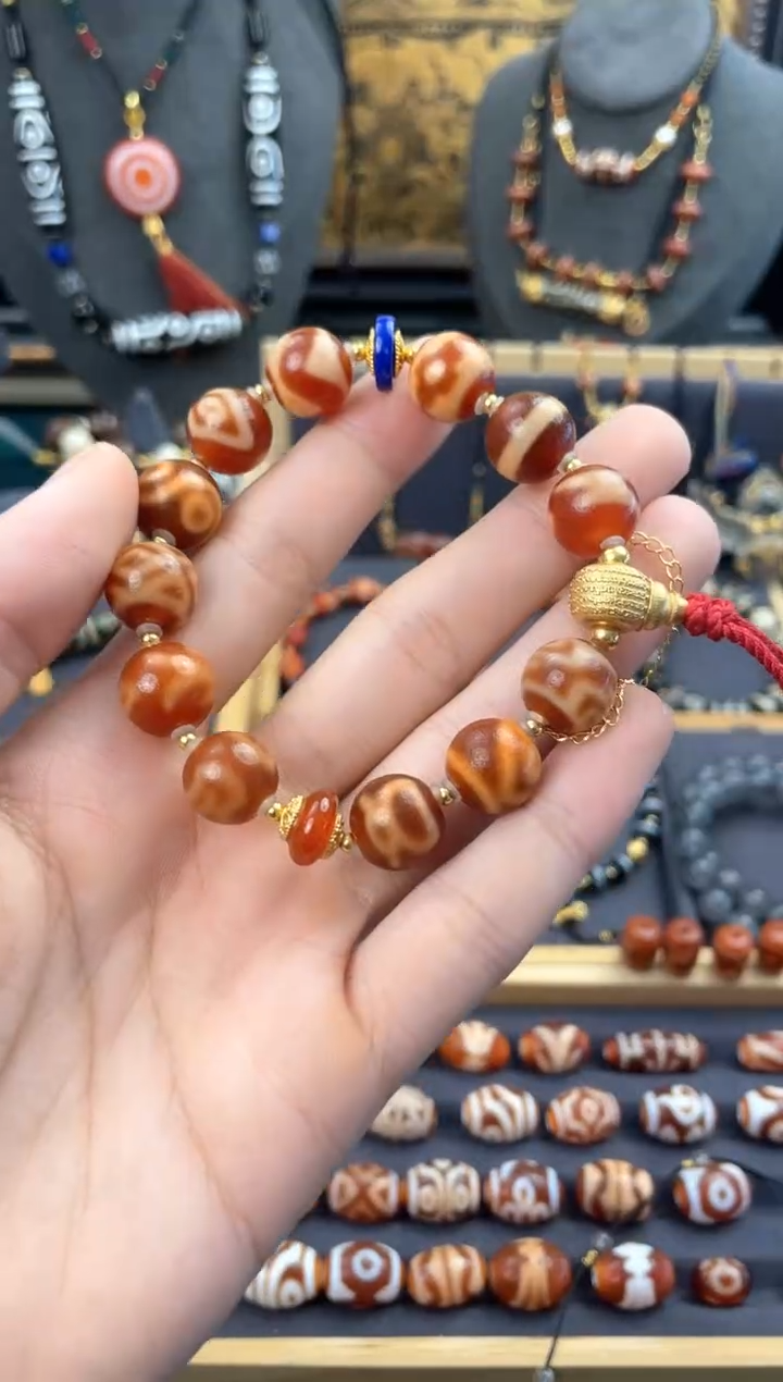 【闪购商品】玛瑙/玉髓颈饰未镶嵌金蟾高品多宝手串