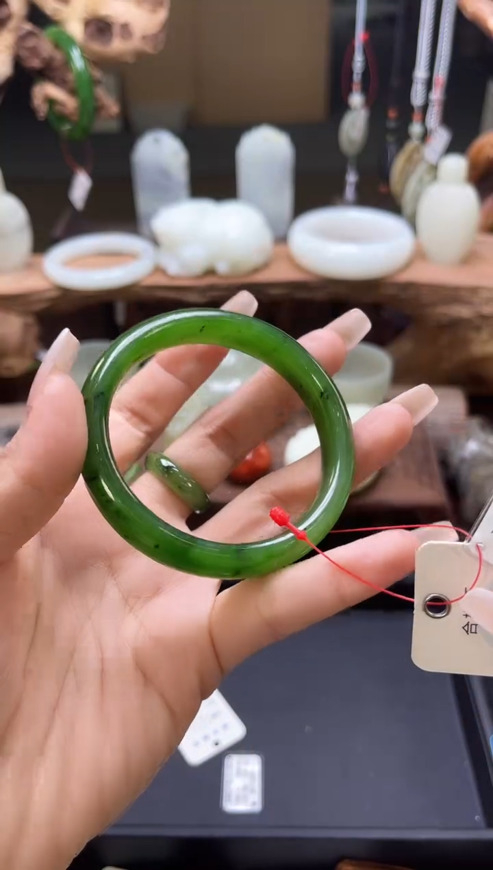 【闪购商品】和田玉手镯未镶嵌俄七碧玉56圈9007453