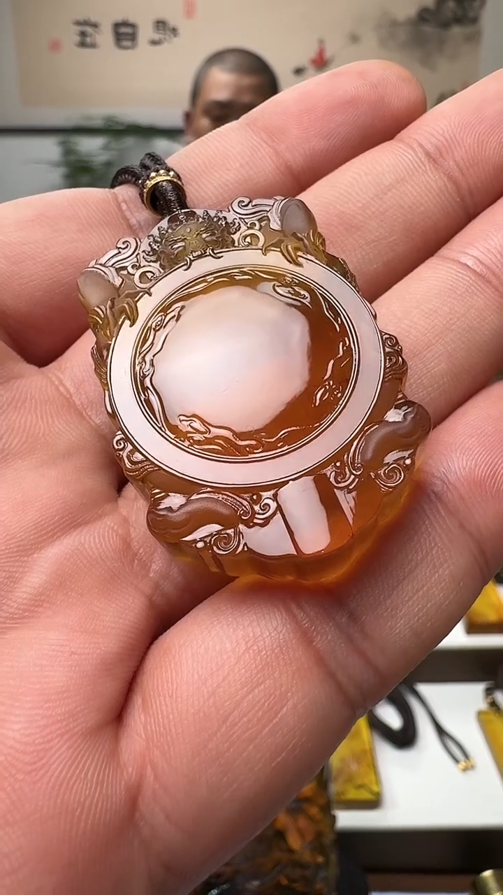 【闪购商品】琥珀吊坠(不含链)未镶嵌缅甸琥珀六道吊坠