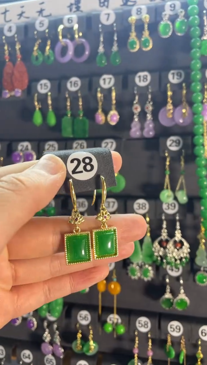 【闪购商品】翡翠颈饰银S925镶嵌28....