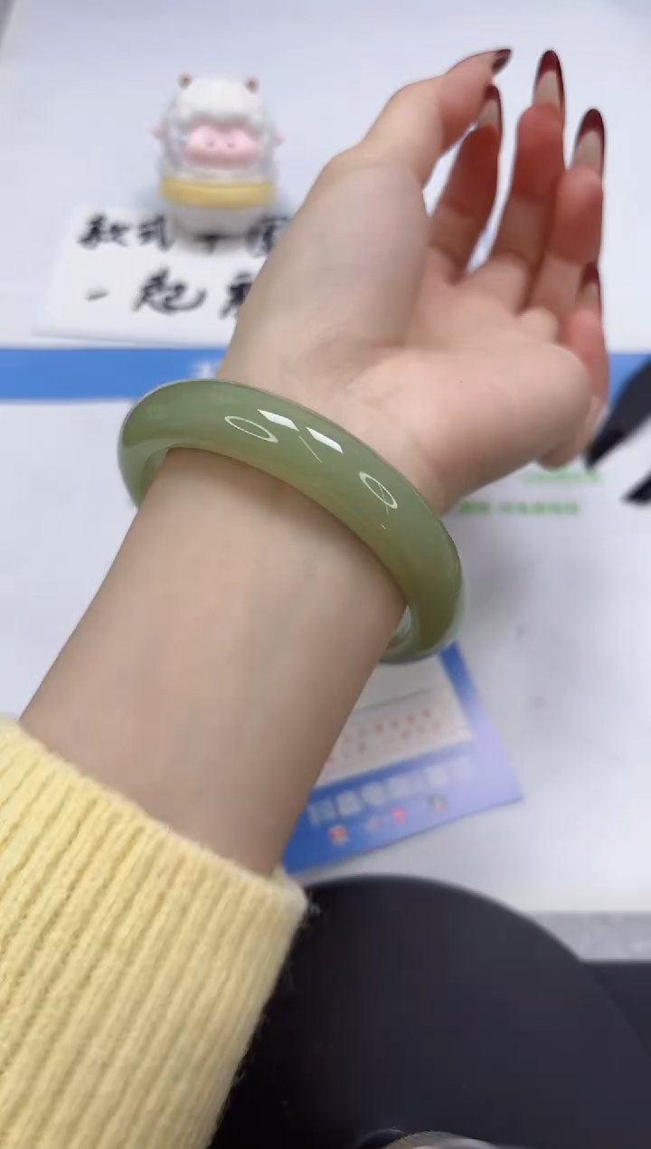 【闪购商品】石英质玉手镯未镶嵌A398-59-58