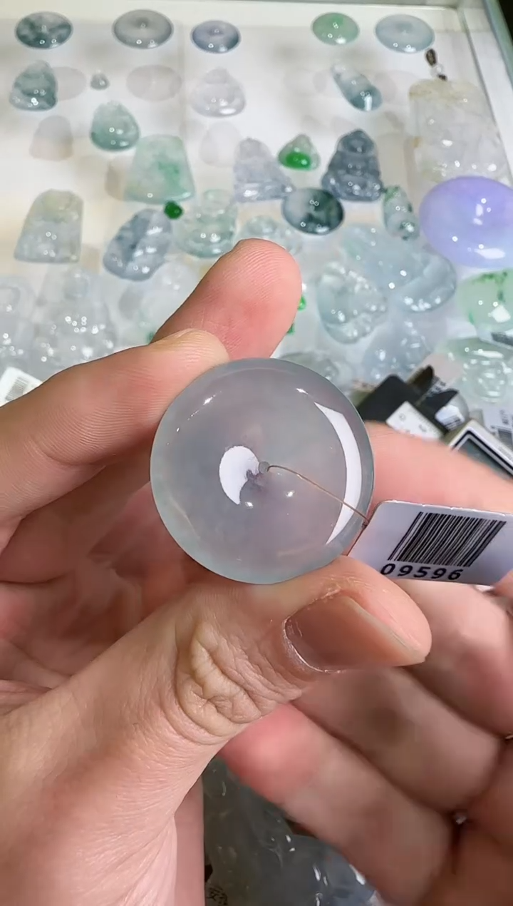 【闪购商品】翡翠吊坠(不含链)未镶嵌··