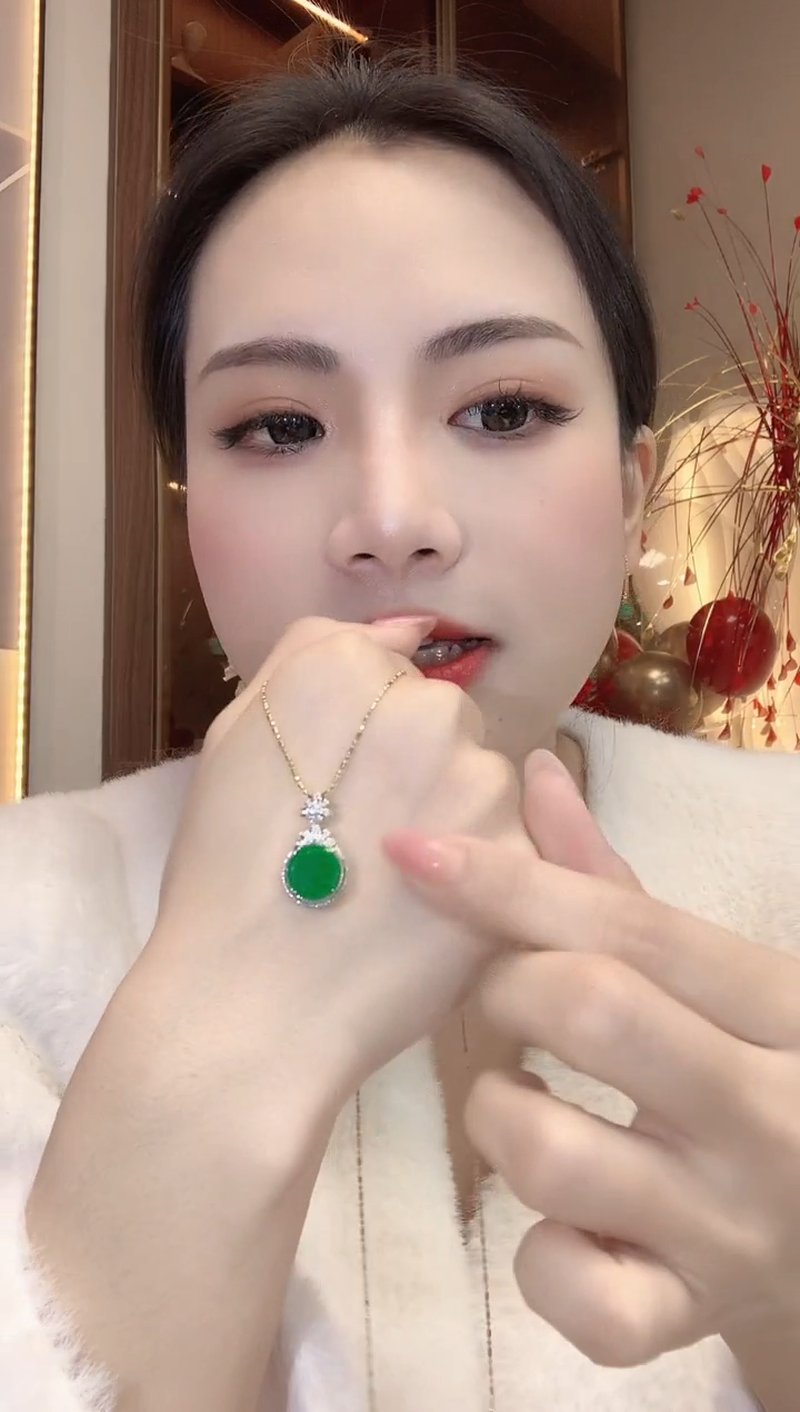 【闪购商品】翡翠吊坠(不含链)18K金镶嵌A2