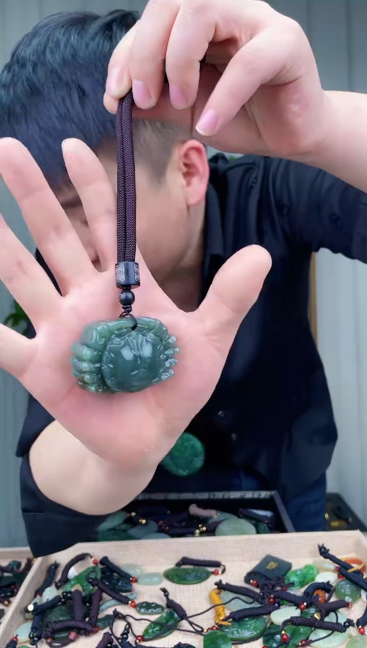 【闪购商品】和田玉挂件未镶嵌拍一发一，多样性发货！