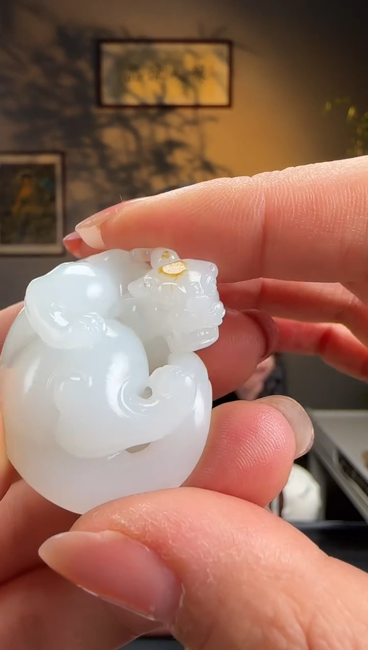 未镶嵌和田玉挂件f44羊脂白玉回头貔貅