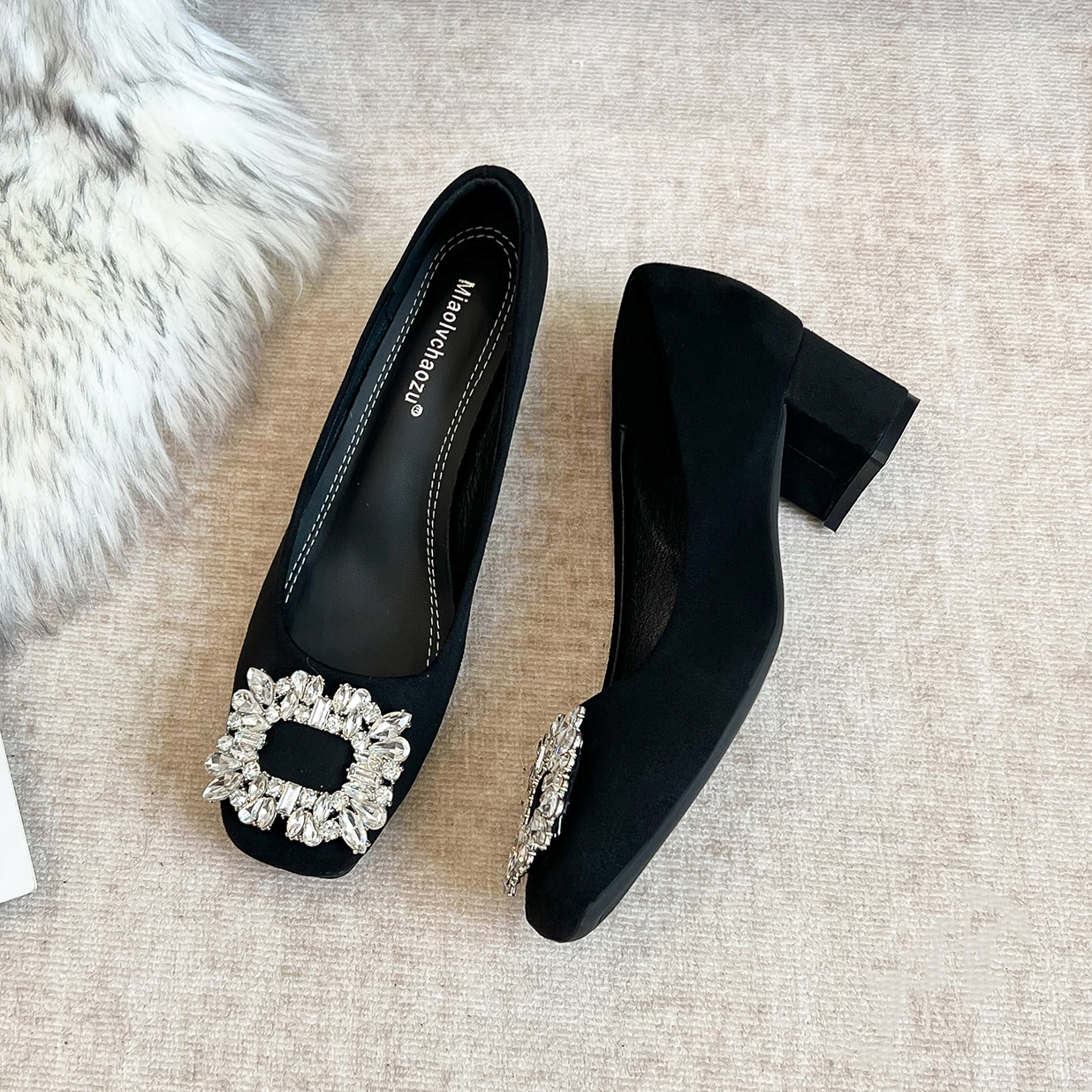 粗跟高跟鞋加绒鞋子女款秋百搭厚黑美学方扣浅口单鞋方头水钻女鞋