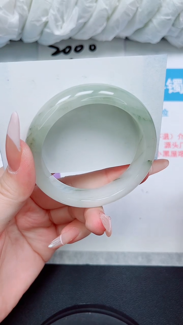 【闪购商品】石英质玉手镯未镶嵌36