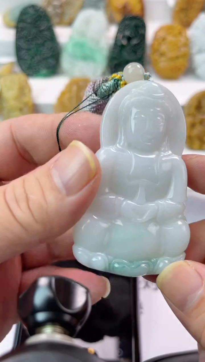 【闪购商品】翡翠颈饰未镶嵌观音