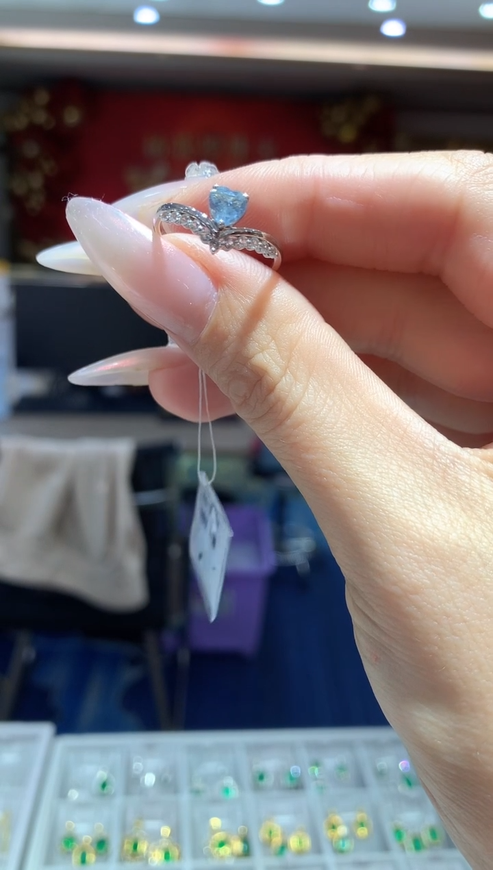 【闪购商品】海蓝宝石戒圈18K金镶嵌戒指