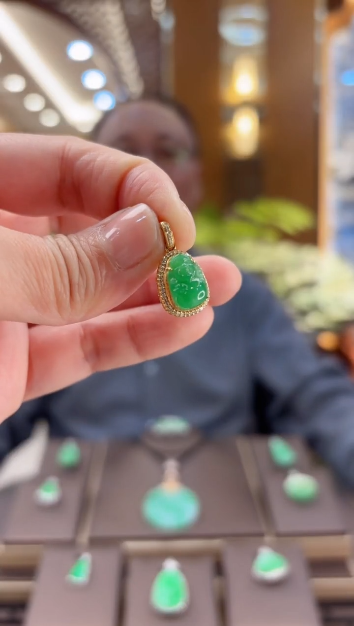 【闪购商品】翡翠吊坠(赠链)18K金镶嵌财爷爷吊坠